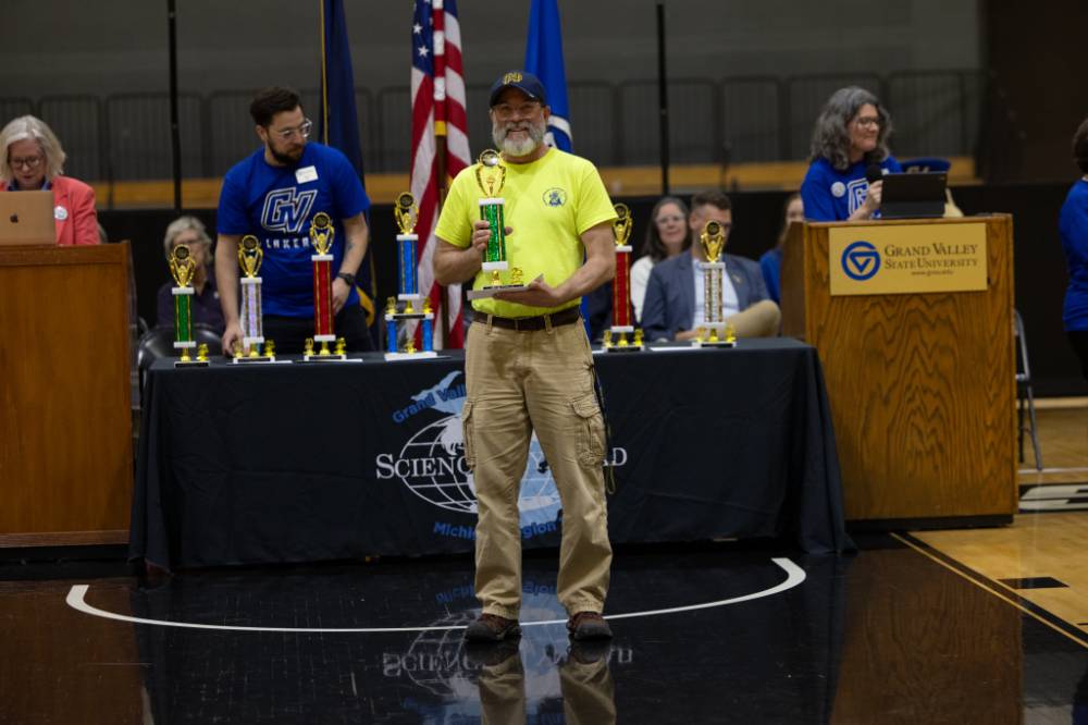MSO 2025 Coach with trophy